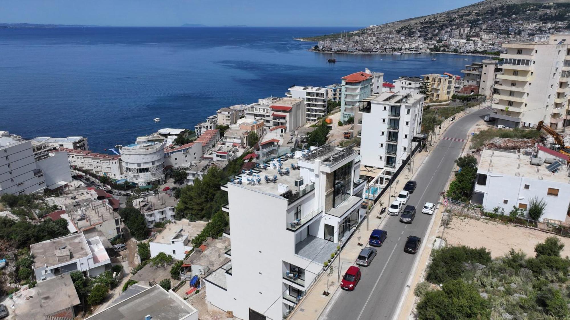 Litan Hotel Sarandë Exteriör bild