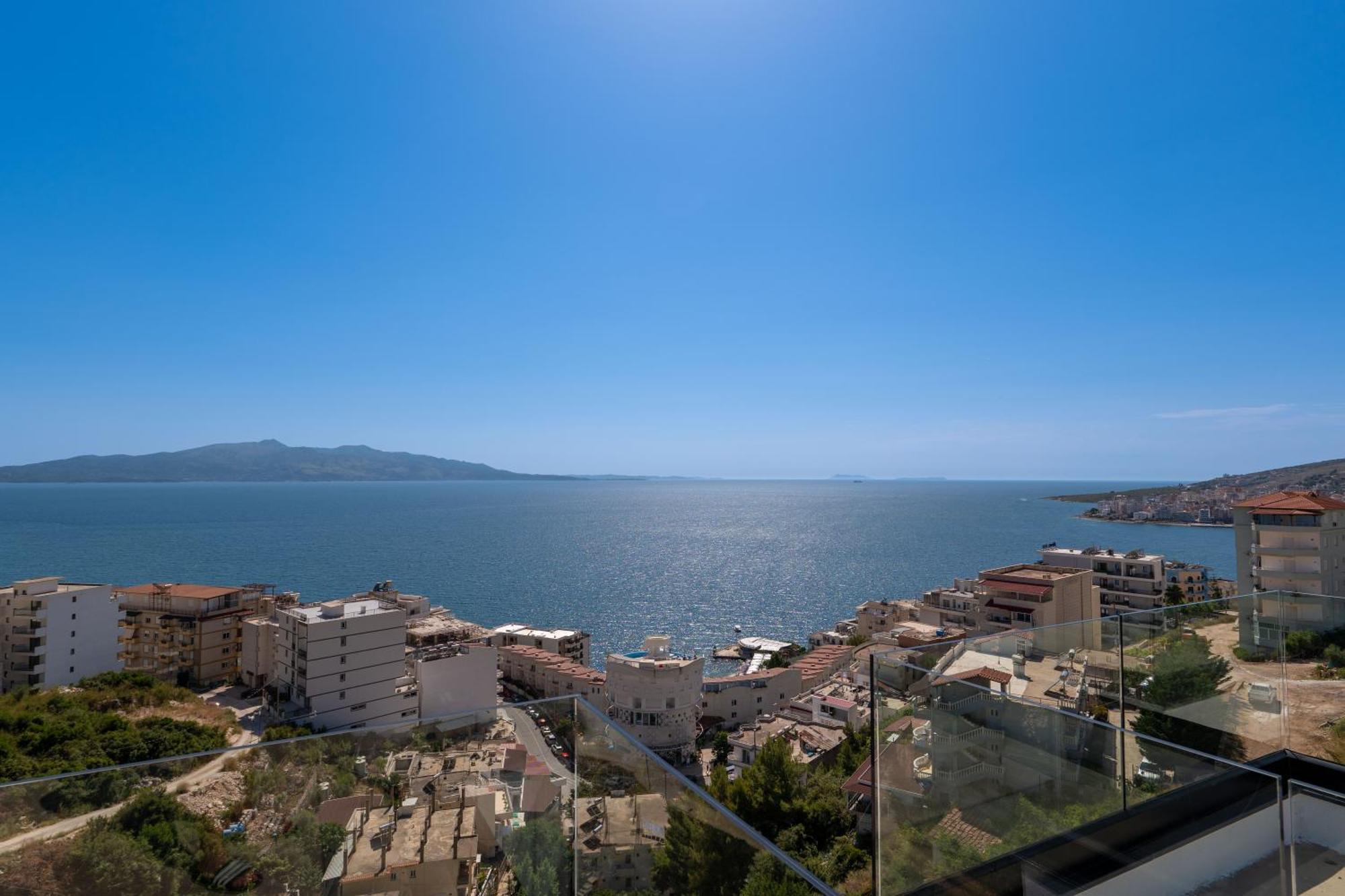Litan Hotel Sarandë Exteriör bild