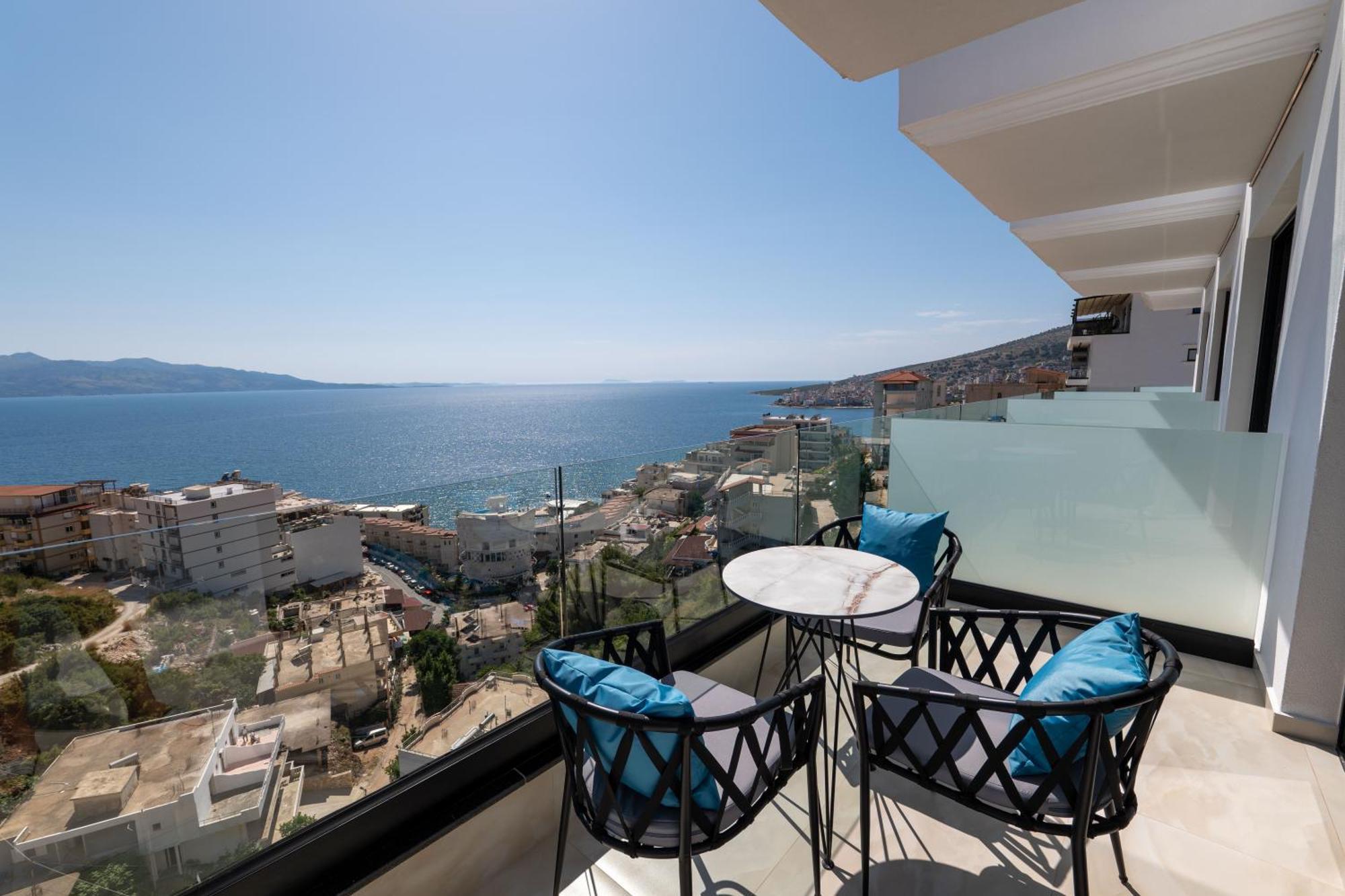 Litan Hotel Sarandë Exteriör bild