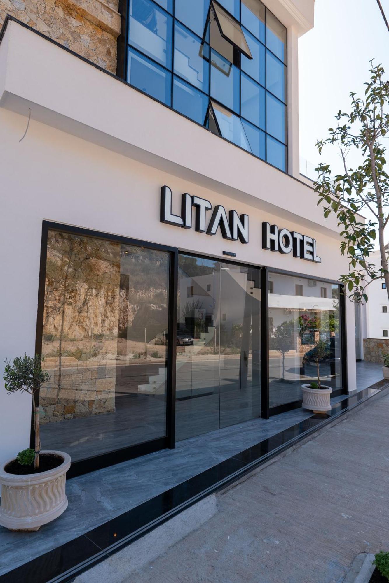 Litan Hotel Sarandë Exteriör bild