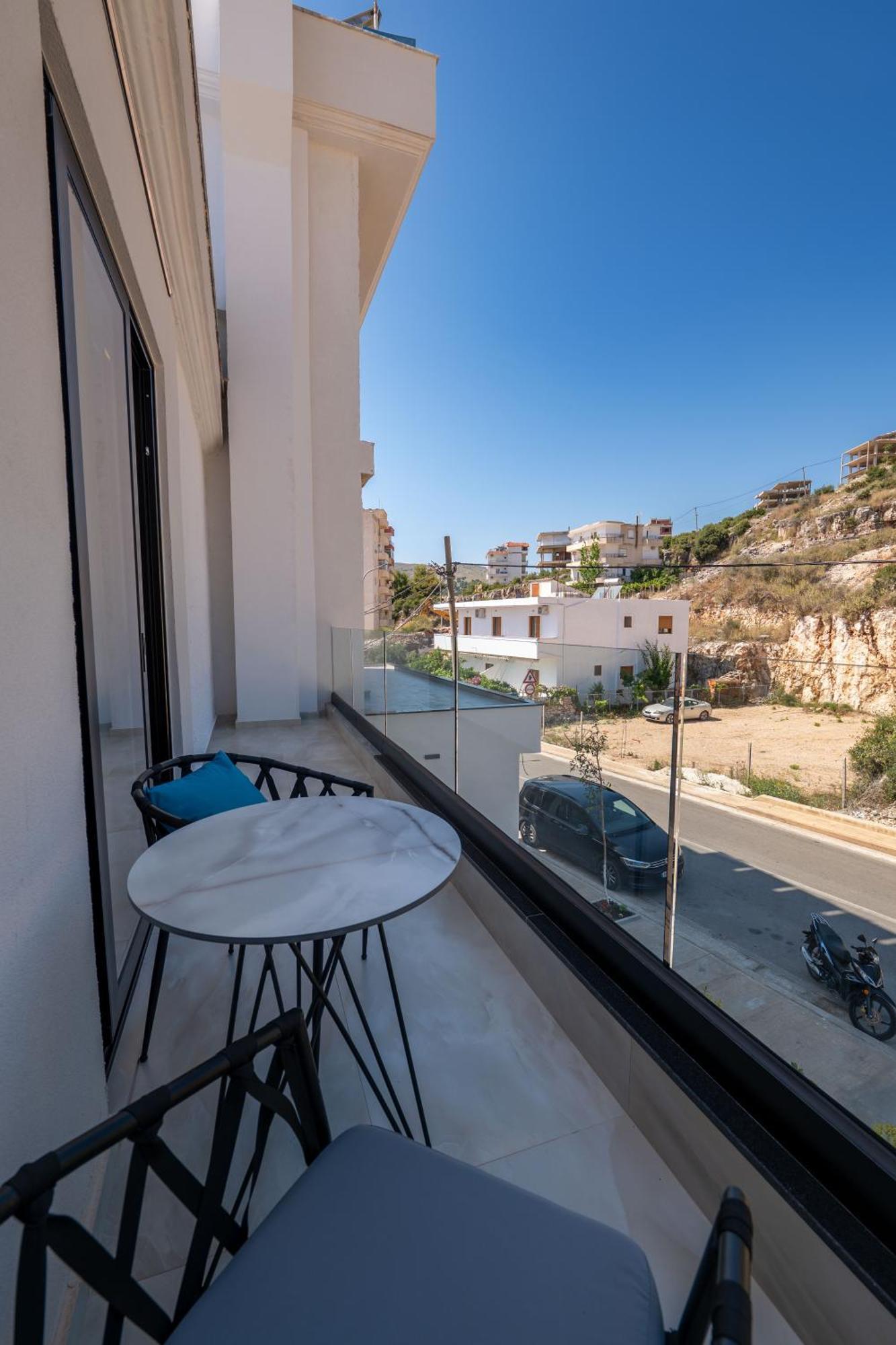 Litan Hotel Sarandë Exteriör bild