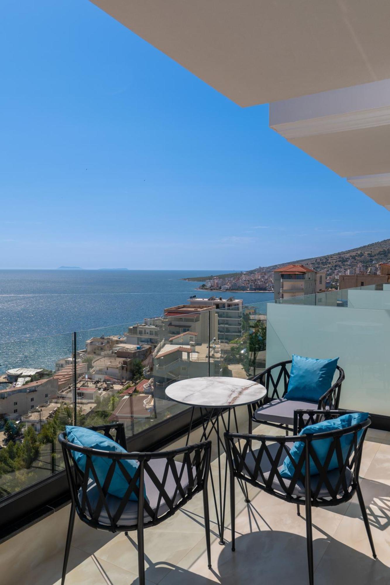 Litan Hotel Sarandë Exteriör bild