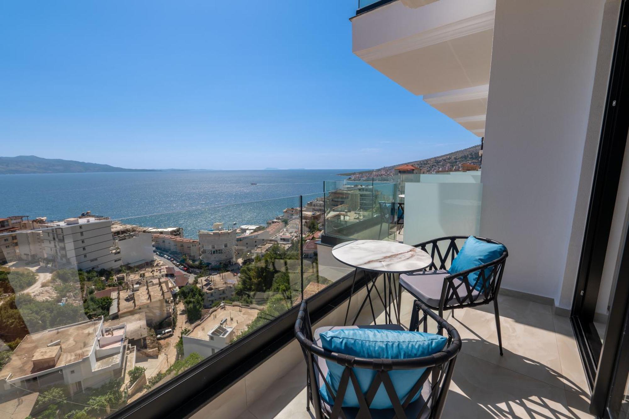 Litan Hotel Sarandë Exteriör bild