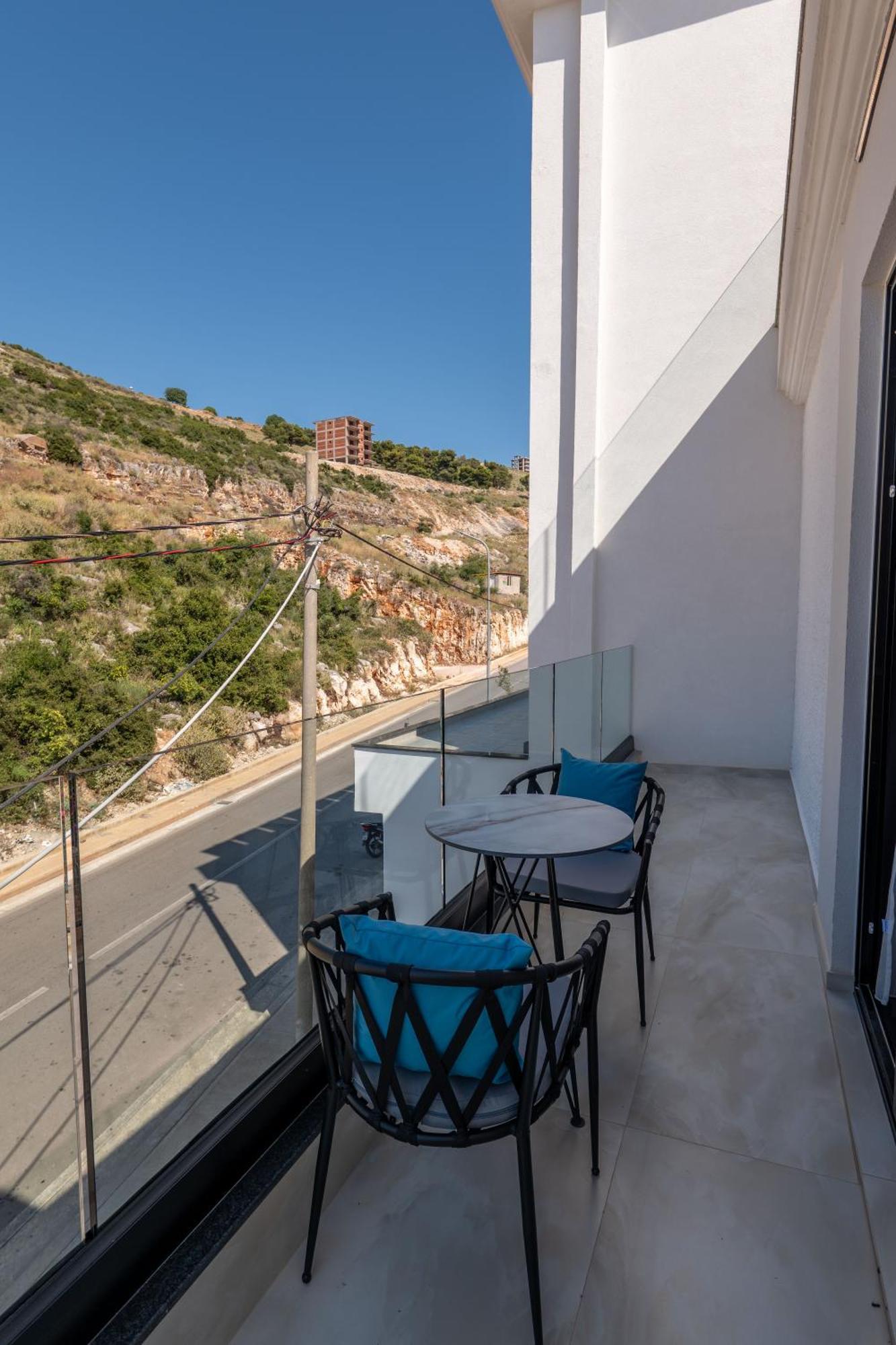 Litan Hotel Sarandë Exteriör bild
