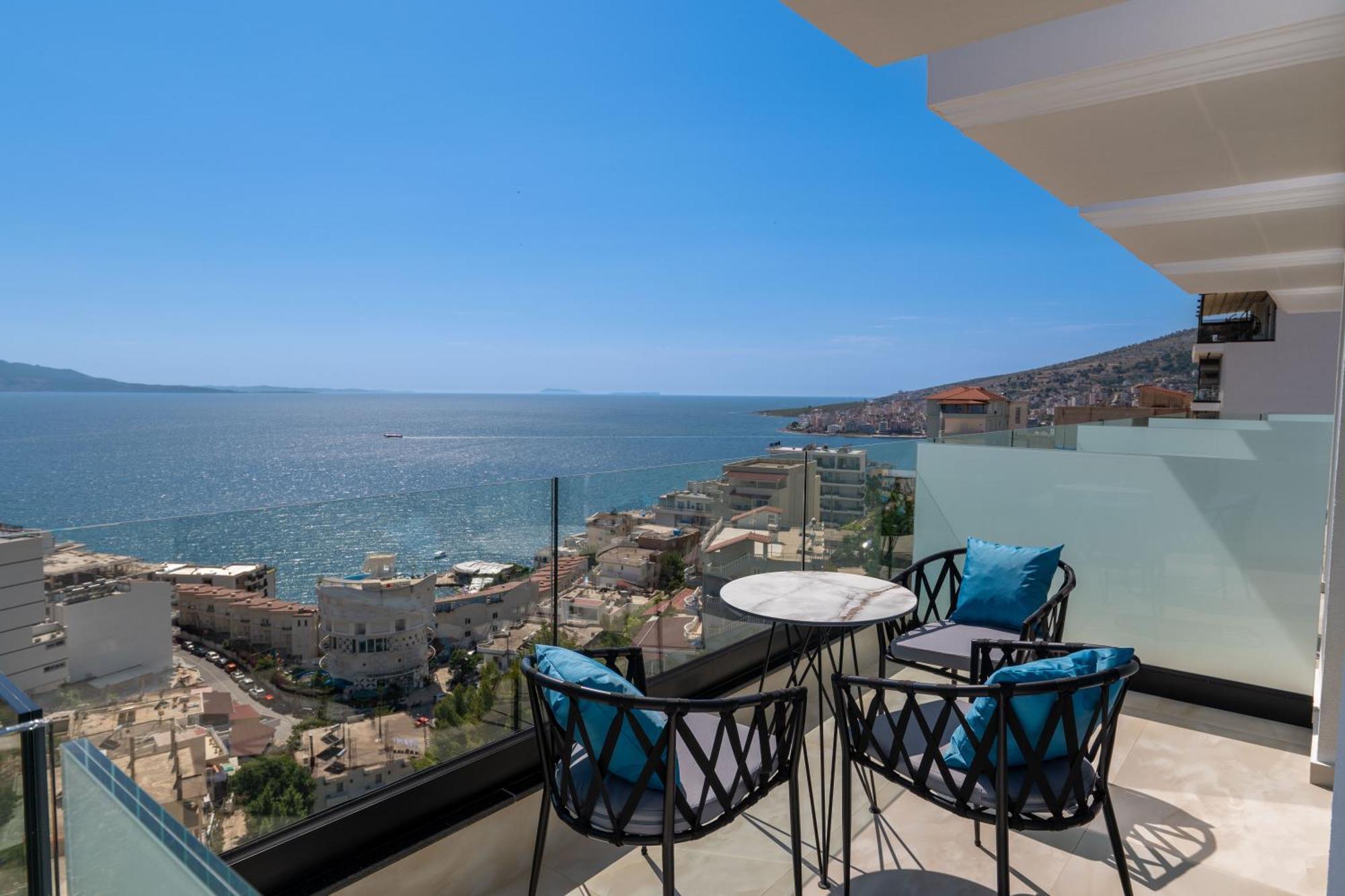 Litan Hotel Sarandë Exteriör bild