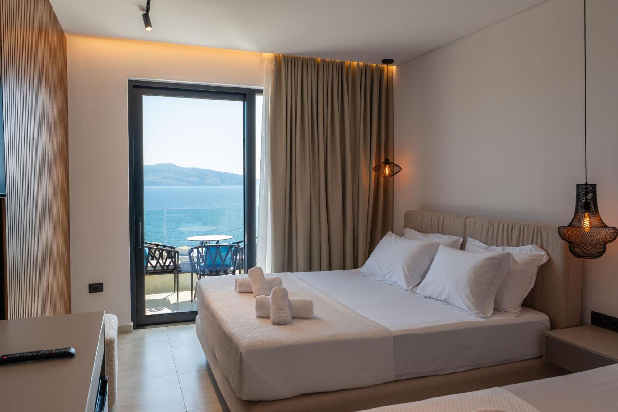 Litan Hotel Sarandë Exteriör bild
