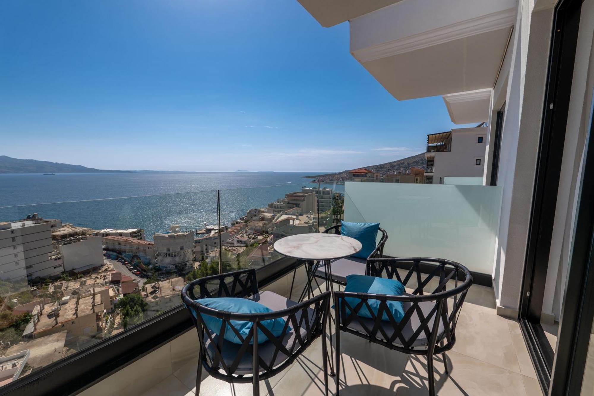 Litan Hotel Sarandë Exteriör bild