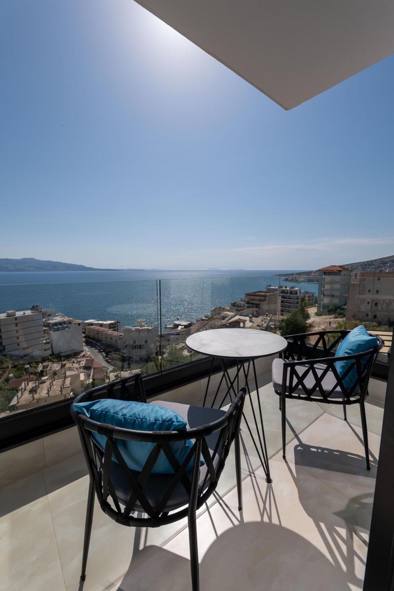Litan Hotel Sarandë Exteriör bild