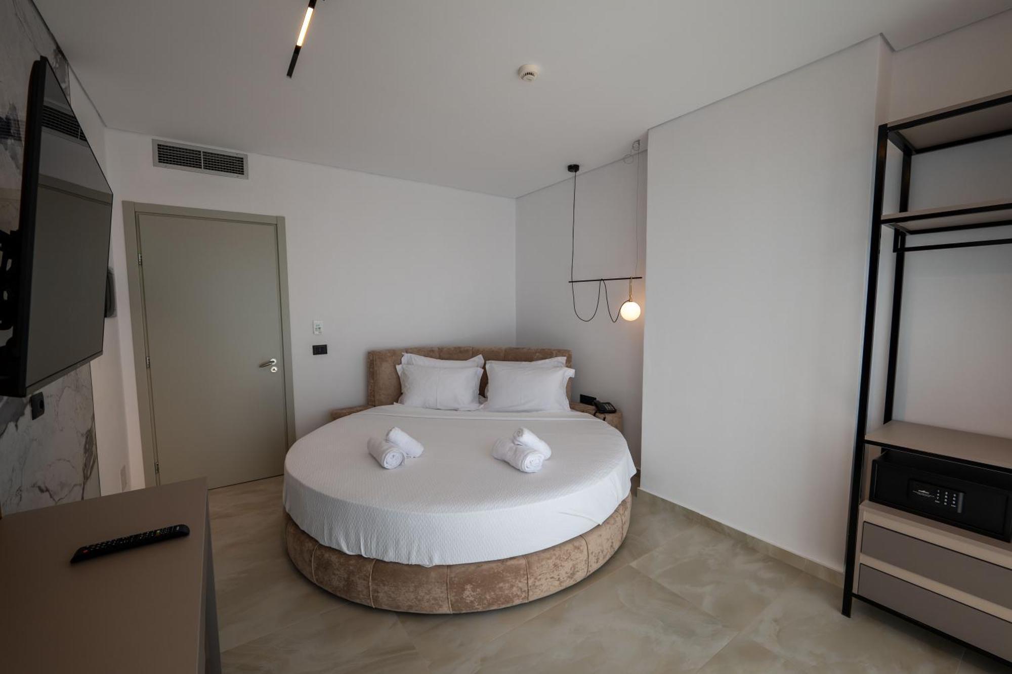 Litan Hotel Sarandë Exteriör bild