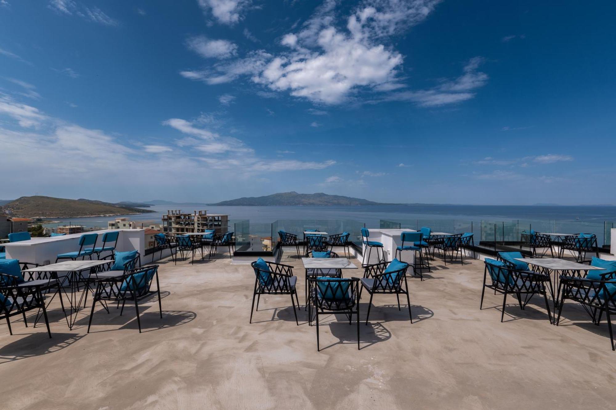 Litan Hotel Sarandë Exteriör bild