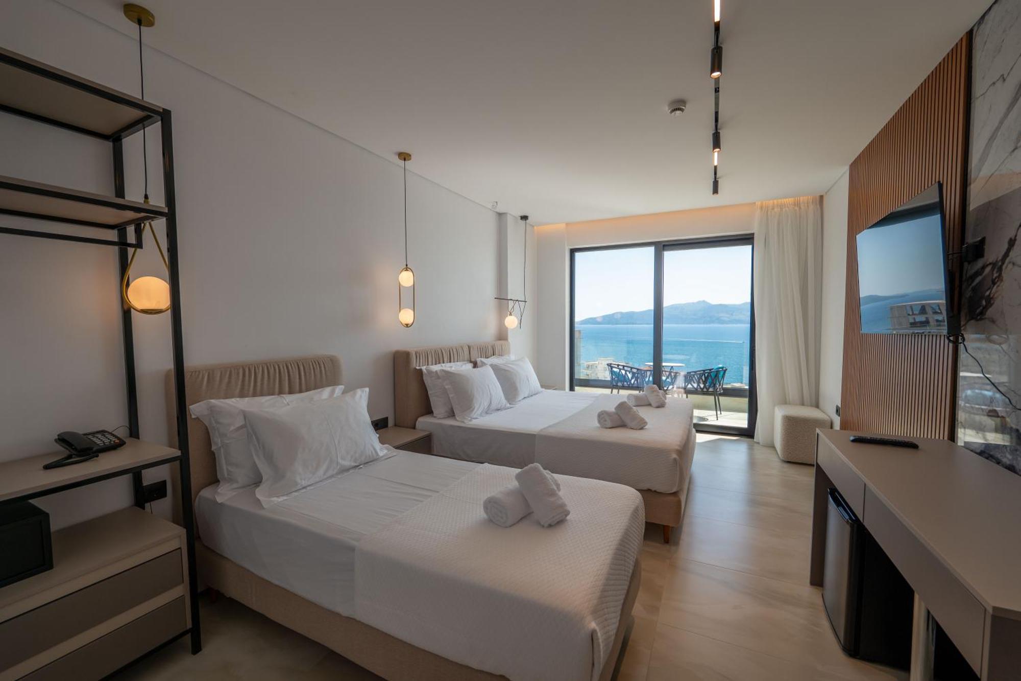 Litan Hotel Sarandë Exteriör bild