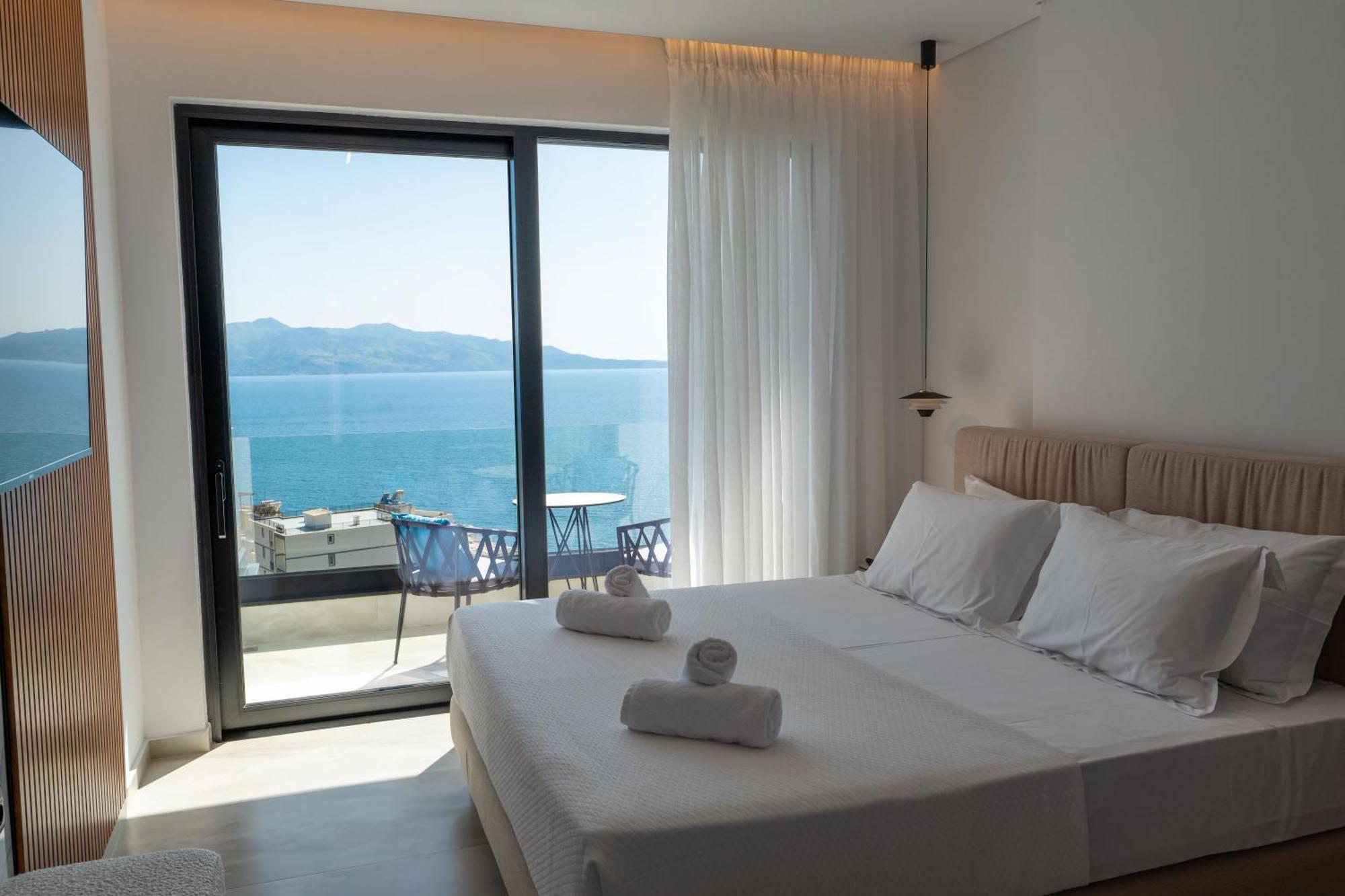 Litan Hotel Sarandë Exteriör bild