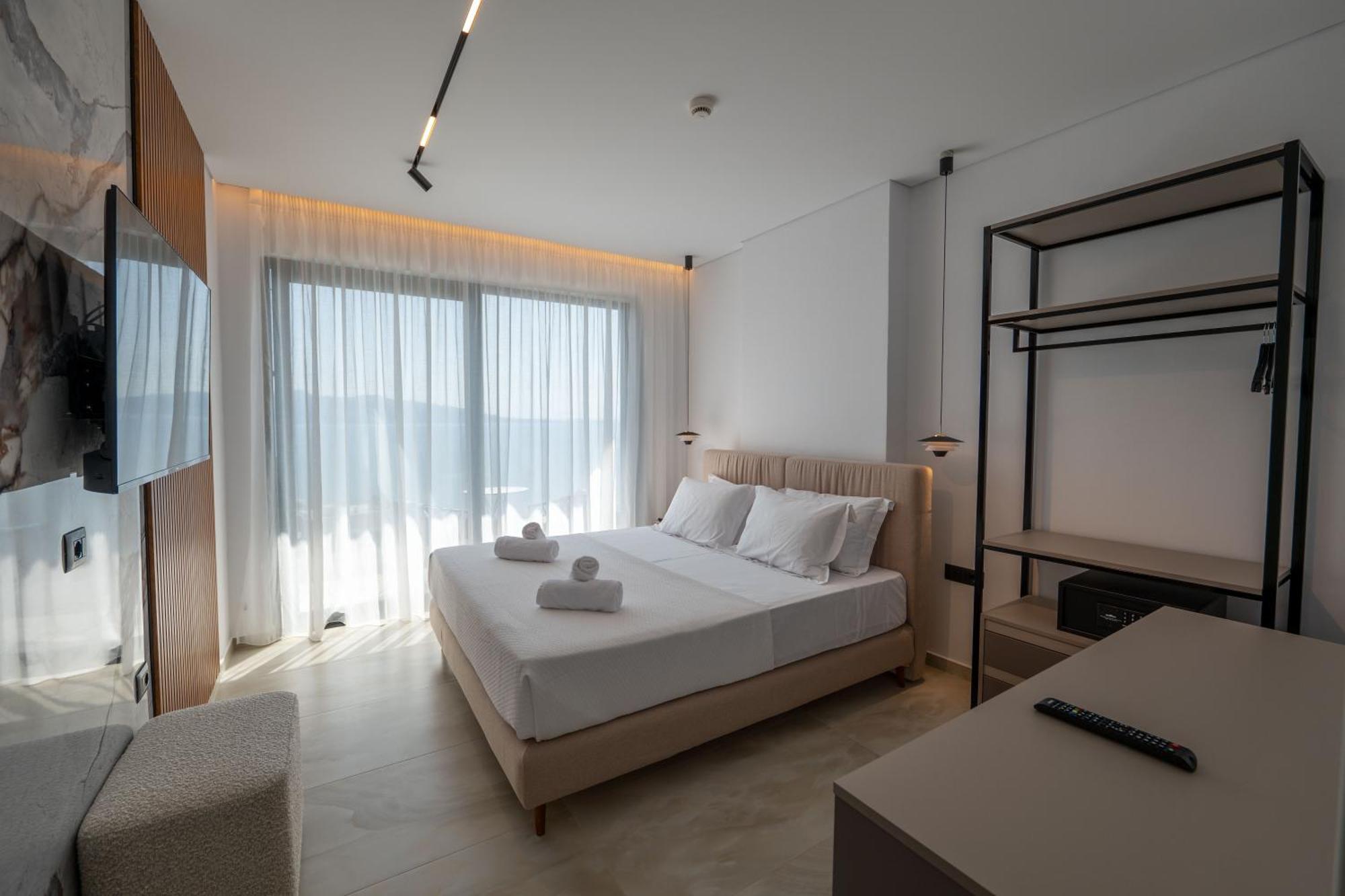 Litan Hotel Sarandë Exteriör bild