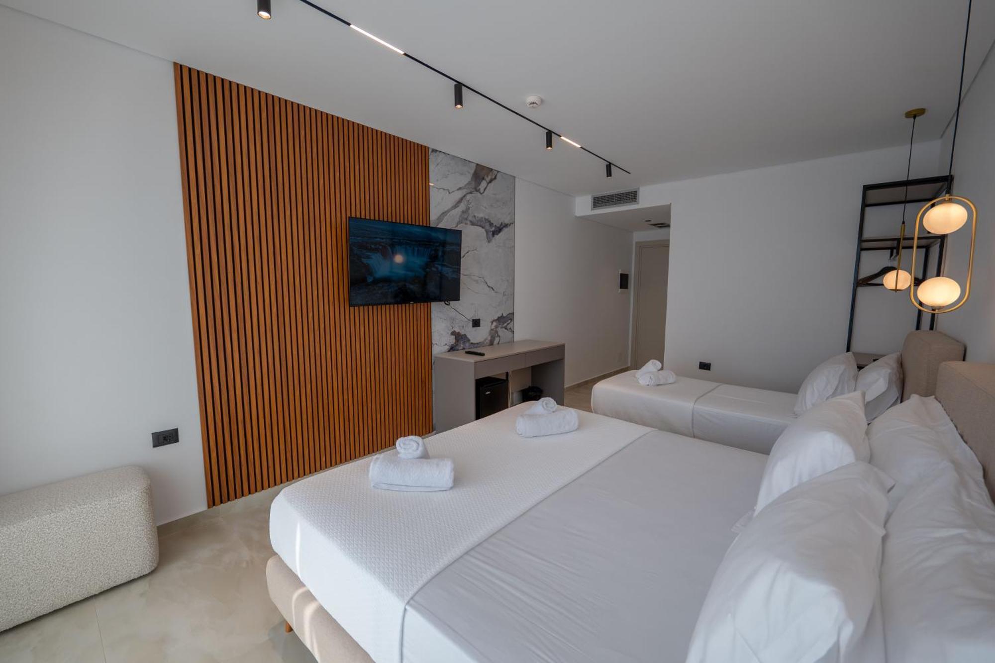 Litan Hotel Sarandë Exteriör bild